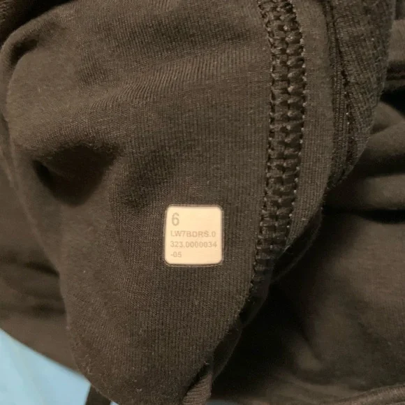 Lululemon Inner Glow Short 3” Terry Athletic Shorts Black Size 6 (Like New) - Picture 12 of 13